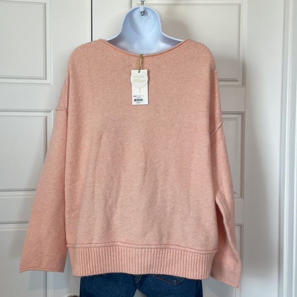 Yummy Sweater Co Pullover Sweater - Picture 3 of 7